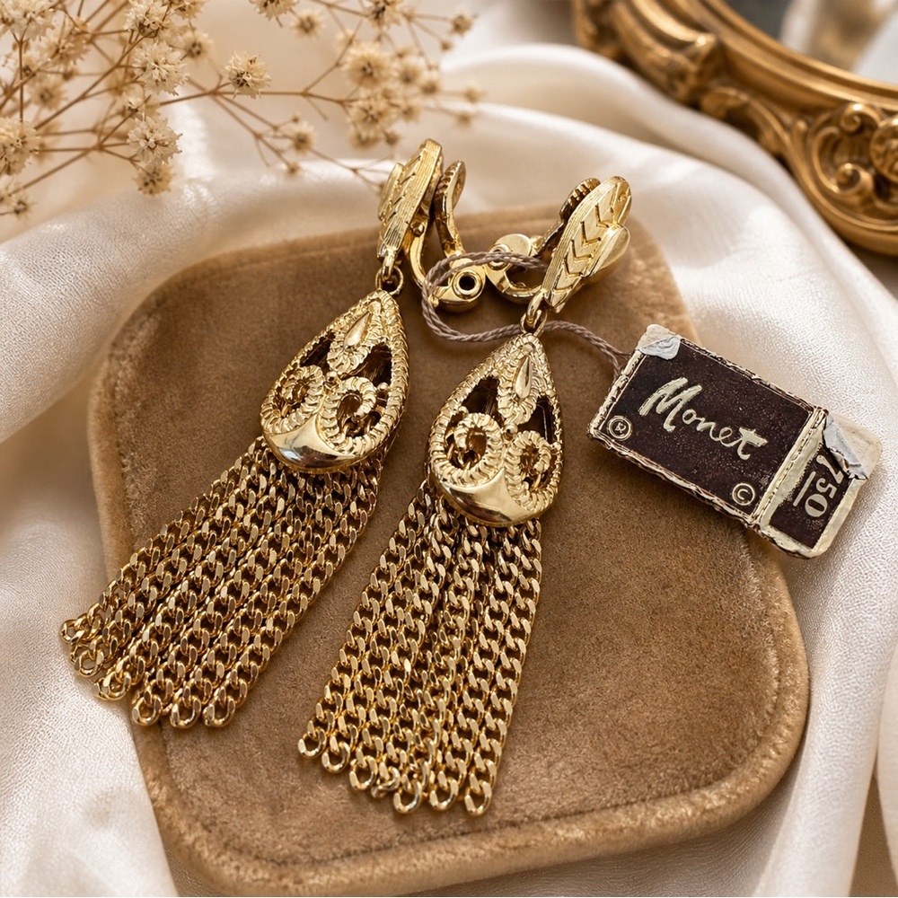 Vintage Monet Gold Tone Fleur De Lis Tassel Clip-On Earrings w/ Tag Fringe